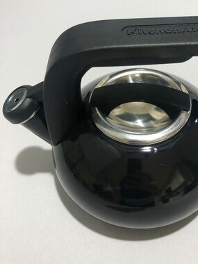 KitchenAid 2 Qt Whistling Tea Kettle Stainless Steel Black Stovetop Teapot